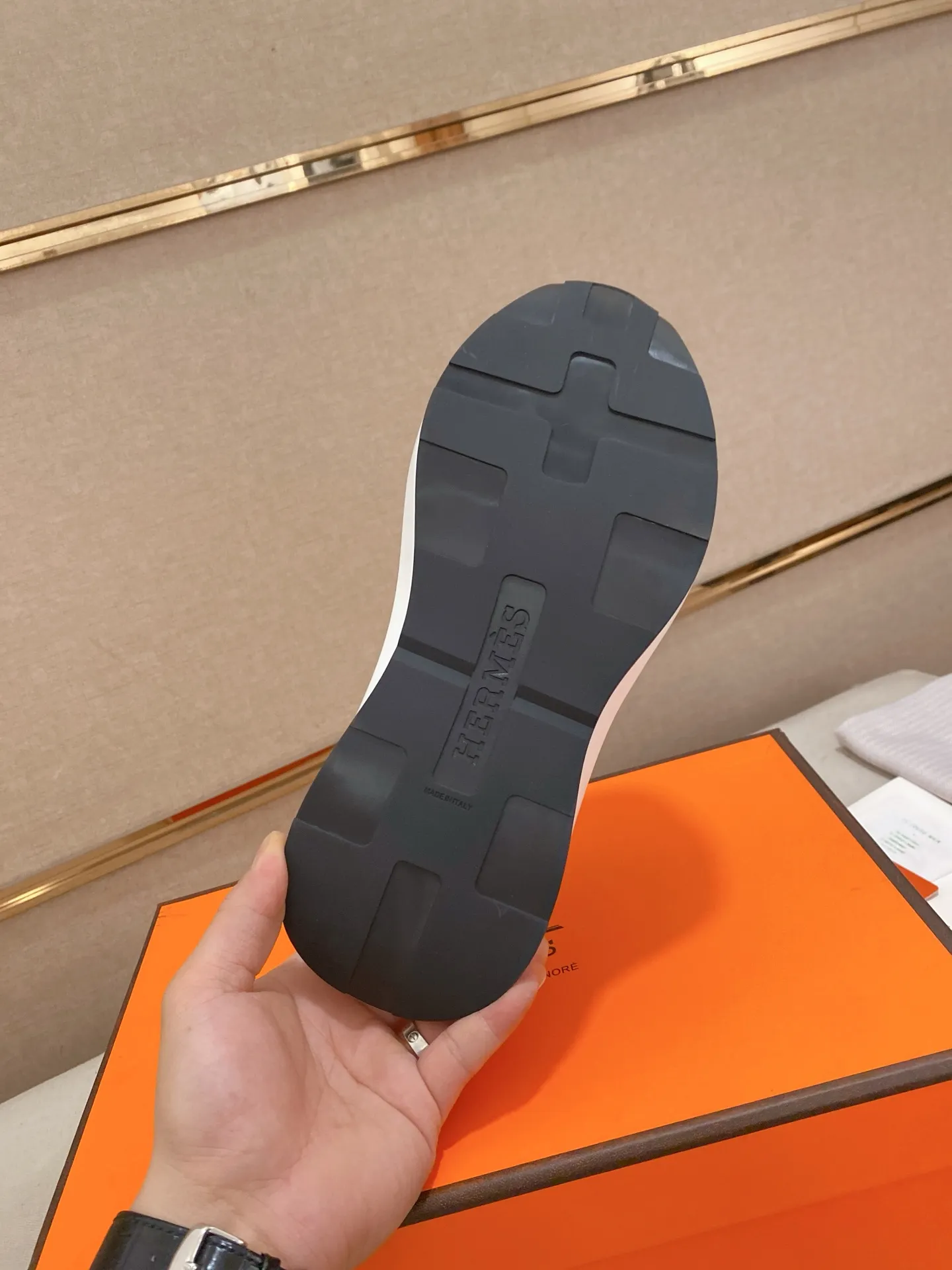 Men's clothing and shoes💰: 620💰《HERMES》【Classic Original Version】Hermès; Top 🔝 Purchasing Agency 🔍🔍Men's latest 🇺🇸 counters are on sale simultaneously, original imported from Italy ▲▲Silk cowhide with breathable fabric ▲▲ (high-end and expensive Qi·Grade) Exquisite workmanship (Italian 🇮🇹Imported water-dyed 🐂cowhide lining) Sole: Original sole provided by the original factory, ⚠️Exclusive double-layer activity·TPR·Rubber·Combined molded outsole; Super·comfortable·wear-resistant·non-slip·environmental protection The real thing is more beautiful if you take the real thing (high quality, follow the order), you can enter and exit the counter at will * Number of yards: 38·39·40·41·42·43·44# (can be customized 45.)